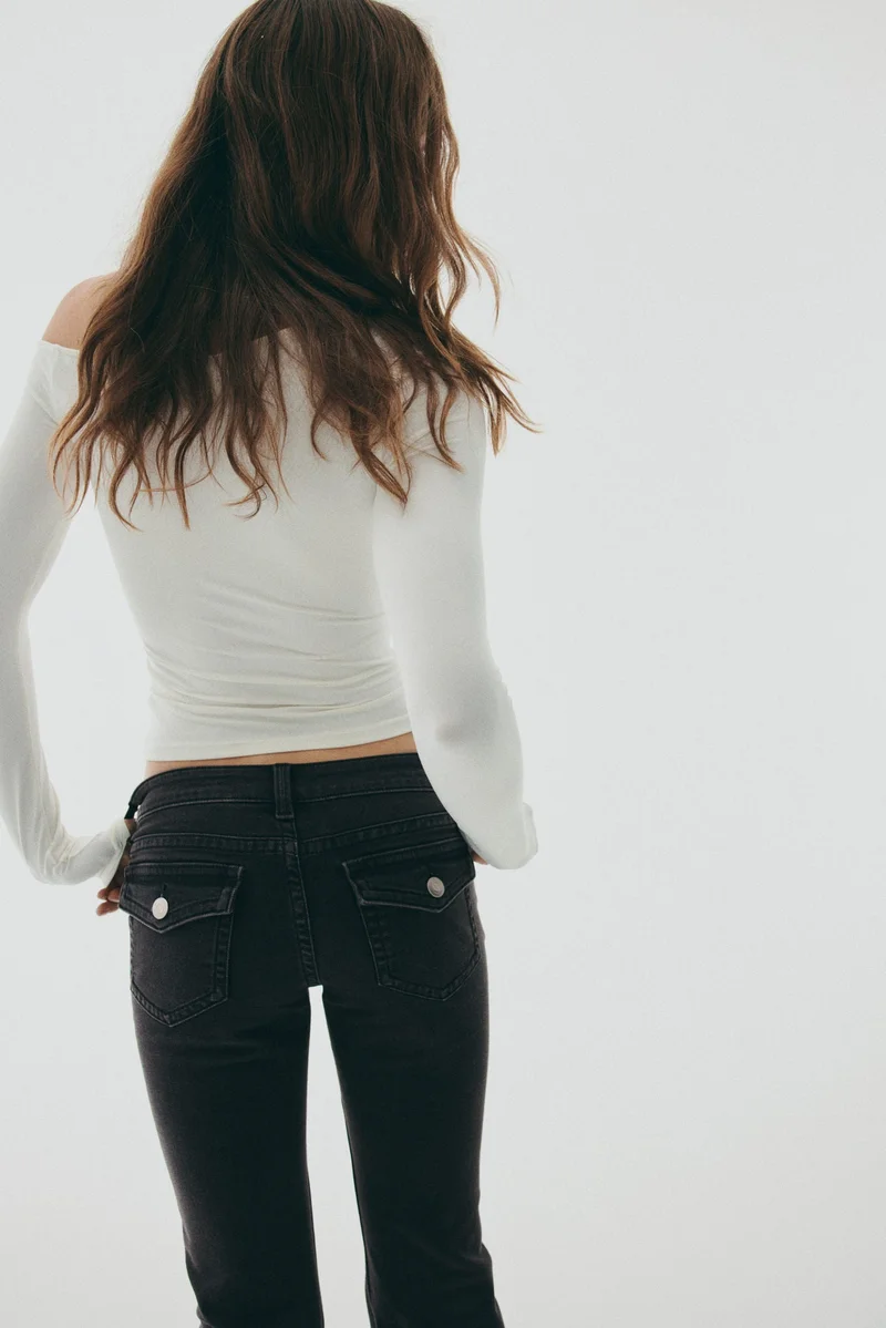 اتش اند ام جينز بحافة واسعة وخصر منخفض