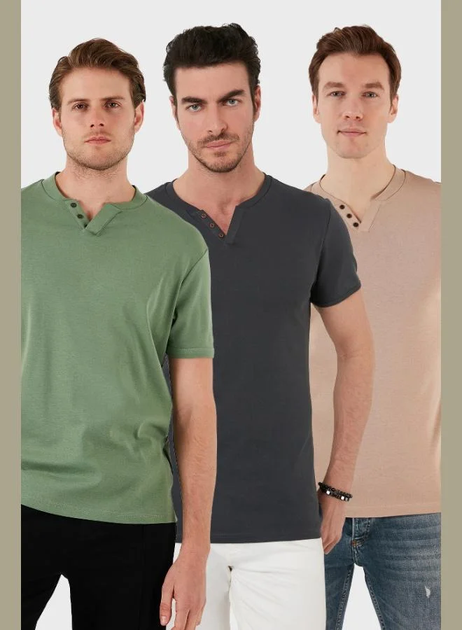 بوراتي تيشيرت رجالي قطن بياقة  بقصة ضيقة وتفاصيل أزرار من بوراتي  قطع