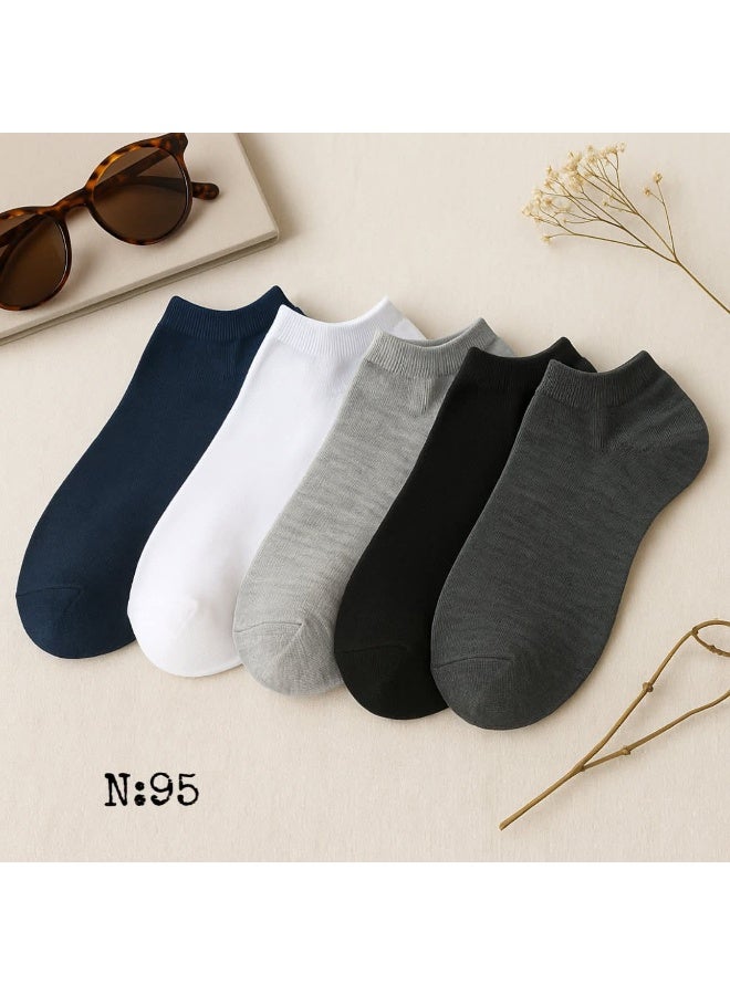 طقم جوارب رجالي قصيرة كاحل سادة مصنوع من القطن الناعم، جوارب مريحة وخفيفة للارتداء اليومي، توفر تهوية ممتازة وثبات مثالي، مناسبة للعمل والرياضة الخفيفة والاستخدام اليومي بجودة عالية وتصميم عملي