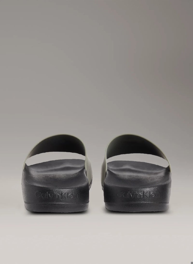 شبشب مزين بشعار كلفن كلاين