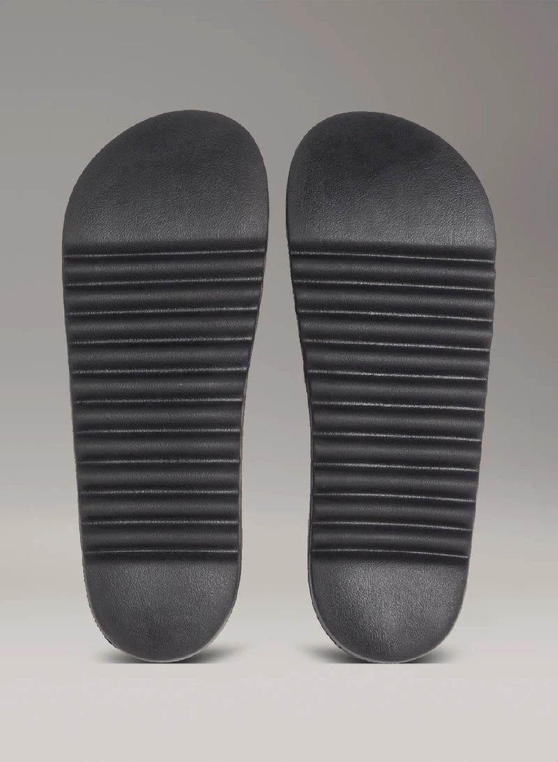 شبشب مزين بشعار كلفن كلاين