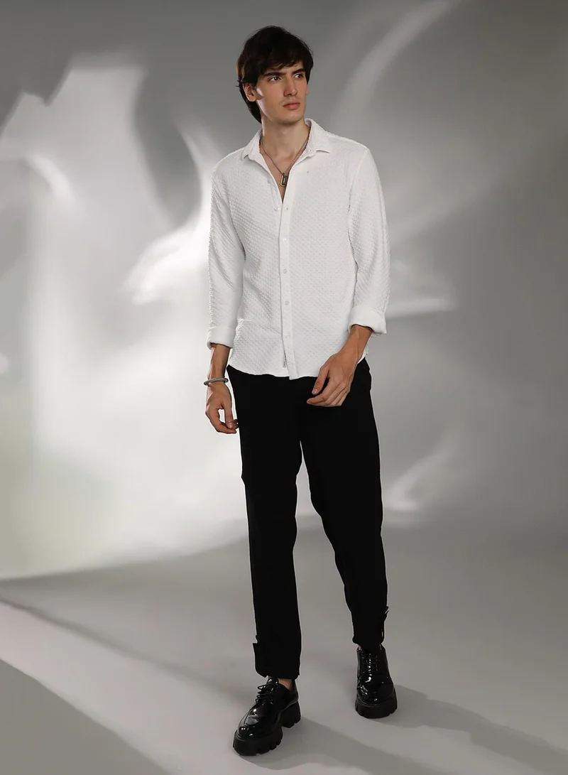 Campus Sutra Campus Sutra Men's Daisy White Cubic-Textured Shirt For Casual Wear | Spread Collar | Long Sleeve | Button Closure | Shirt Crafted With Comfort Fit For Everyday Wear