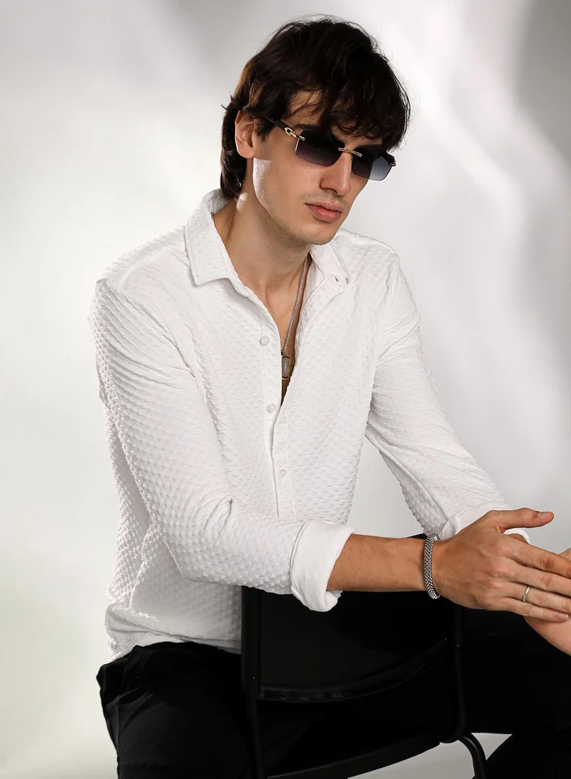 Campus Sutra Campus Sutra Men's Daisy White Cubic-Textured Shirt For Casual Wear | Spread Collar | Long Sleeve | Button Closure | Shirt Crafted With Comfort Fit For Everyday Wear