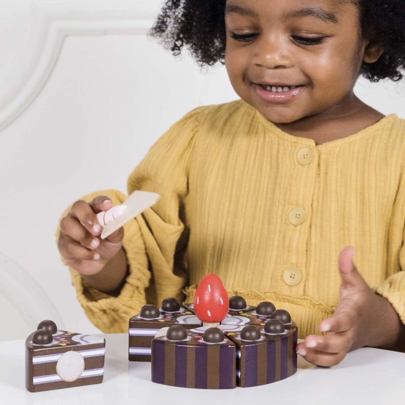 لي توي فان - لعبة طعام خشبية للأطفال من Honeybake كعكة شوكولاتة جاتو للعب التظاهري | لعبة كعكة عيد ميلاد أو شاي بعد الظهر للعب الأدوار - Image 4