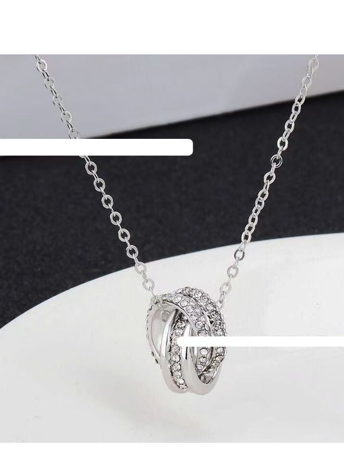 Jewelry Platinum interlocking necklace
