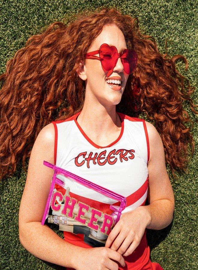 حقيبة مكياج شفافة من Y1tvei CHEER - حقيبة مستحضرات تجميل كبيرة جدًا من مادة PVC شفافة، مزينة برقعة من الشنيل باللون الأحمر الوردي، حقيبة حمل أدوات تجميل محمولة ومقاومة للماء، منظم سفر، هدية مثالية لمشجعات الفرق الرياضية - Image 4