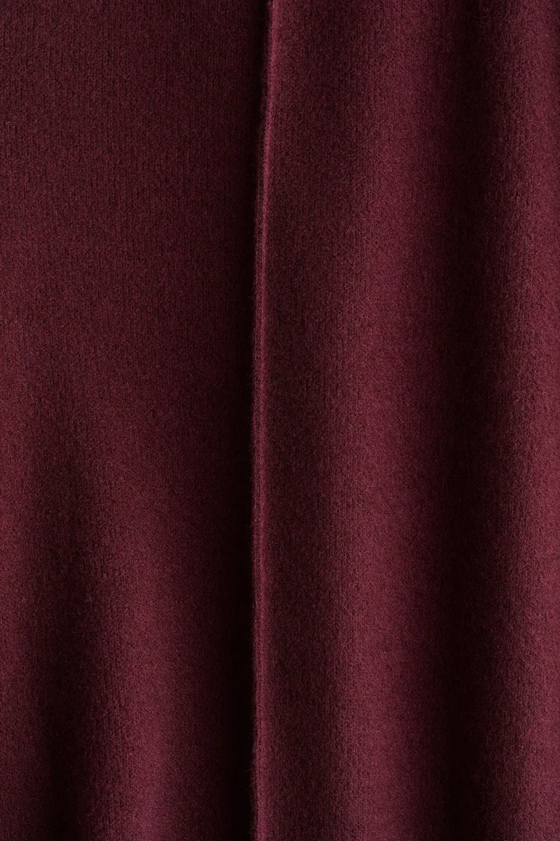 اتش اند ام بنطلون بثنية على الساق