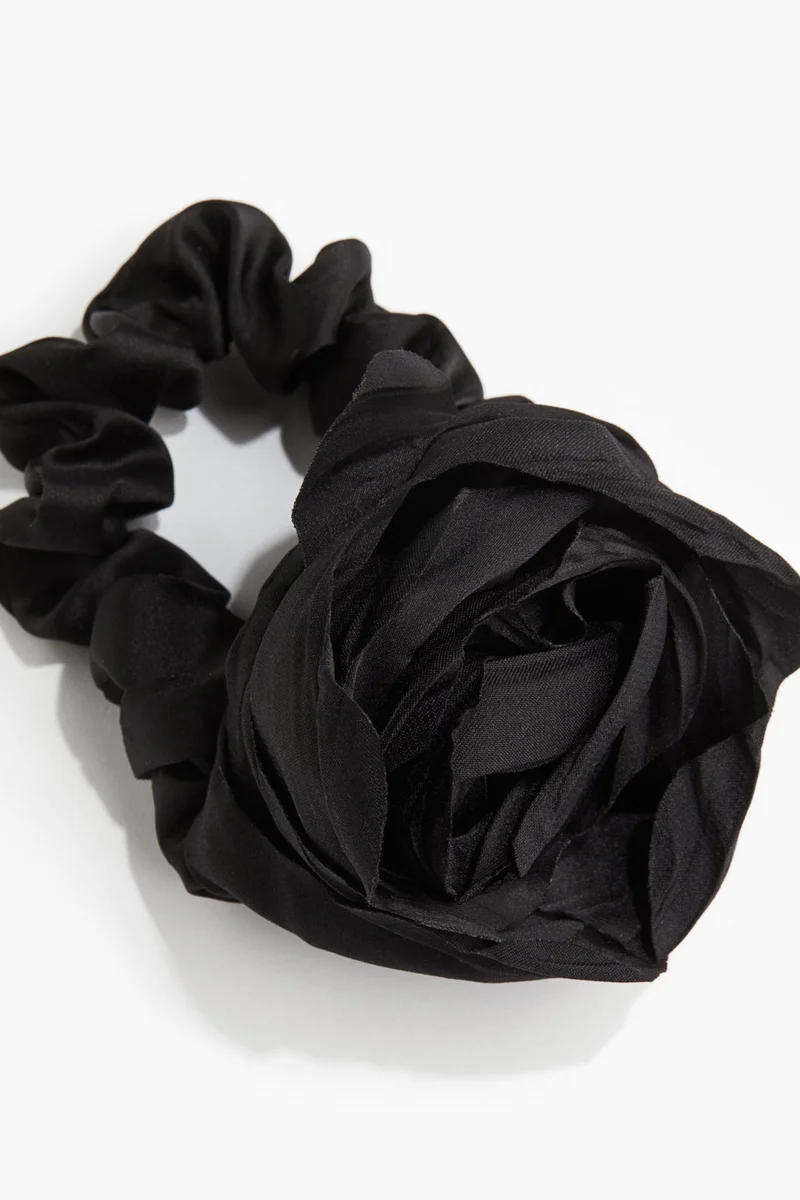 H&M Flower scrunchie