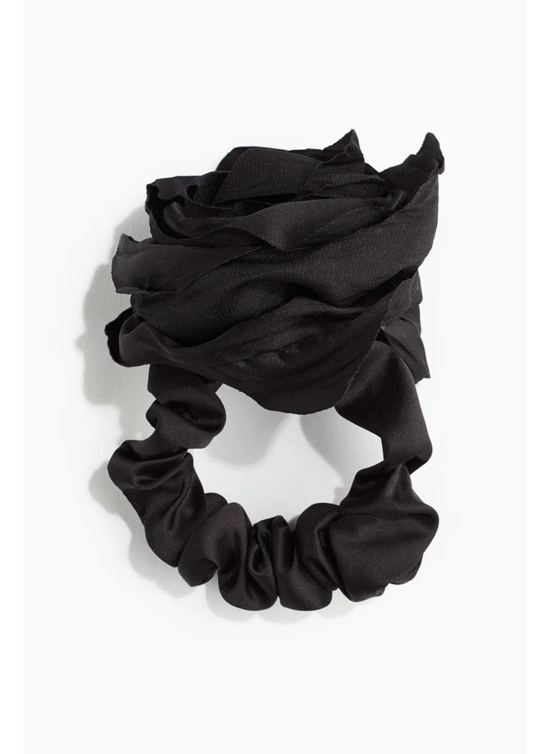 H&M Flower scrunchie