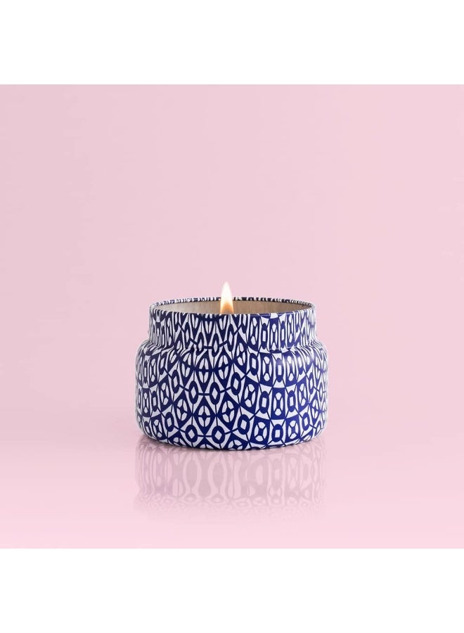 Capri Blue شمعة كابري بلو بركان مطبوعة في علبة سفر فاخرة مع مزيج شمع الصويا طويل الأمد مع رائحة استوائية فواحة باللون الأزرق 85 أونصة - Image 2