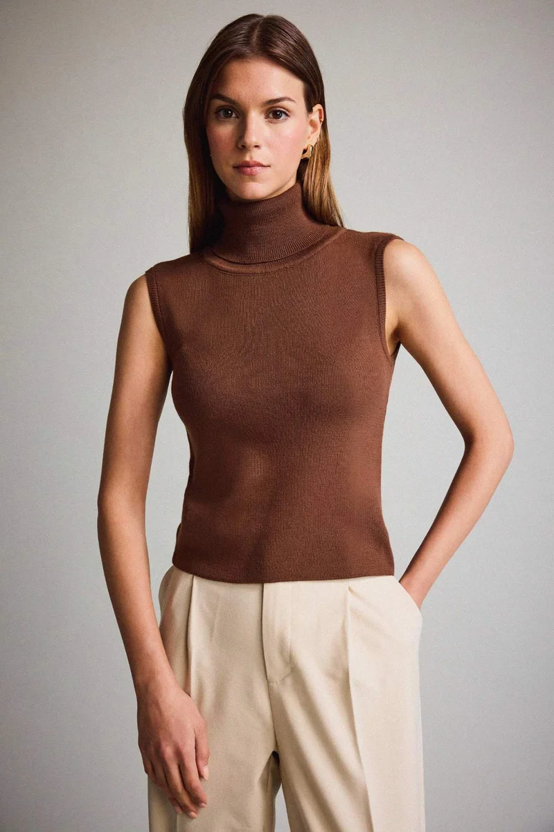 ديفاكتو Turtleneck Tank Top