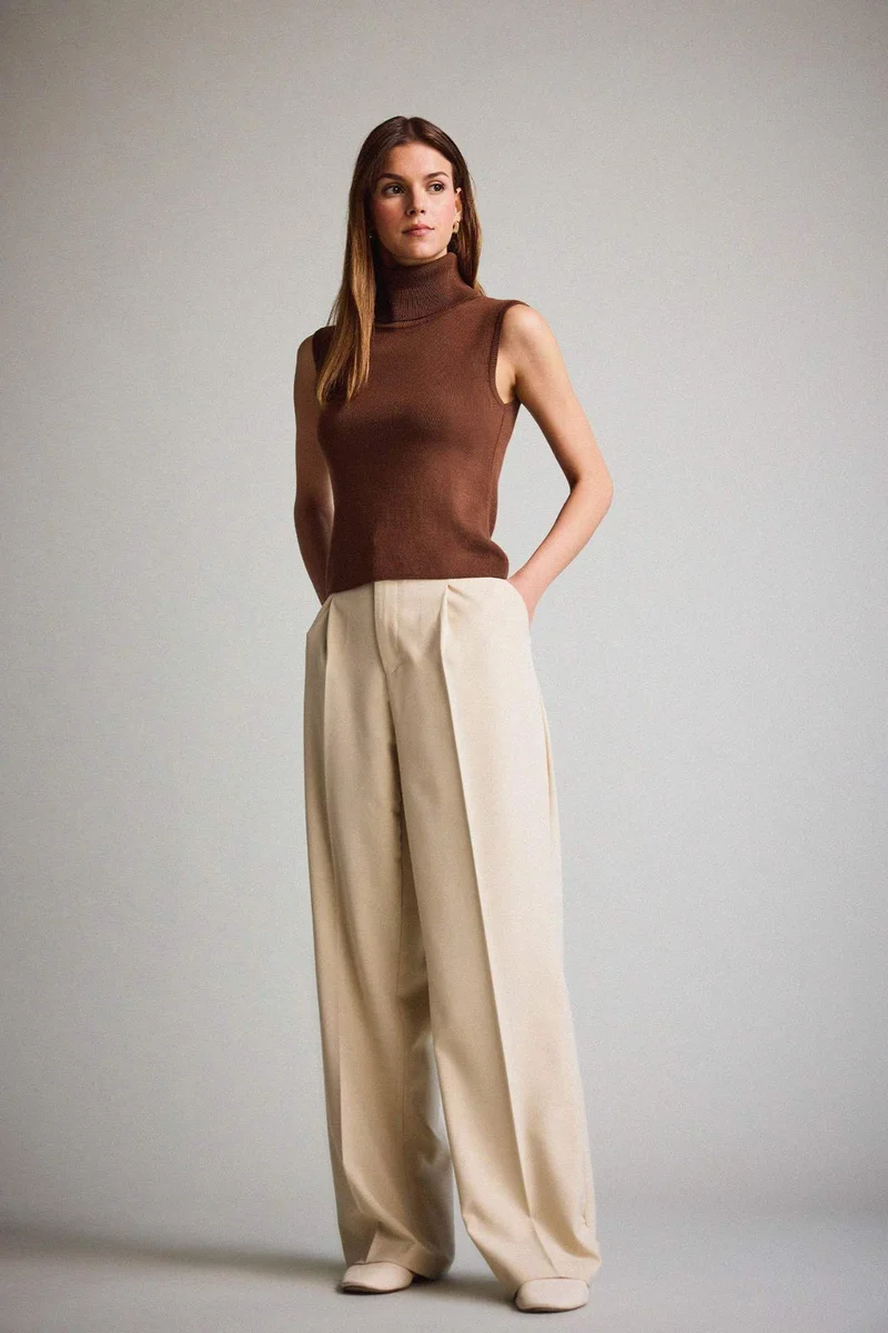 ديفاكتو Turtleneck Tank Top