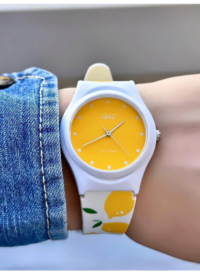 Q&Q unisex Waterproof Plastic Band Wristwatch  - Image 2