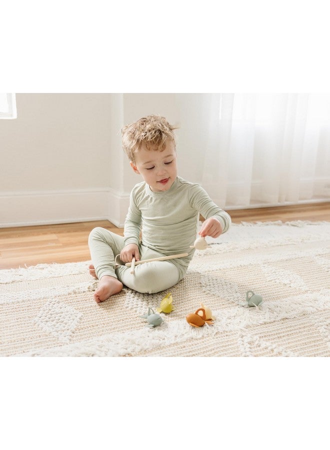 Marlowe & Co Silicone and Wooden Fishing Playset, Montessori Fine Motor Skills Fish Game for Children with Storage Bag - Image 3