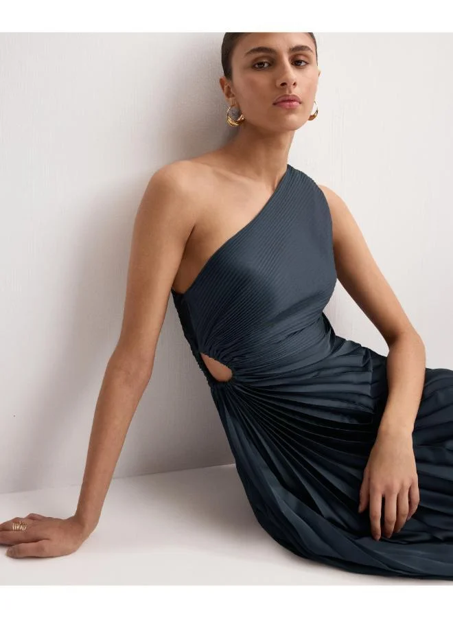 Pleated asymmetrical dress with opening