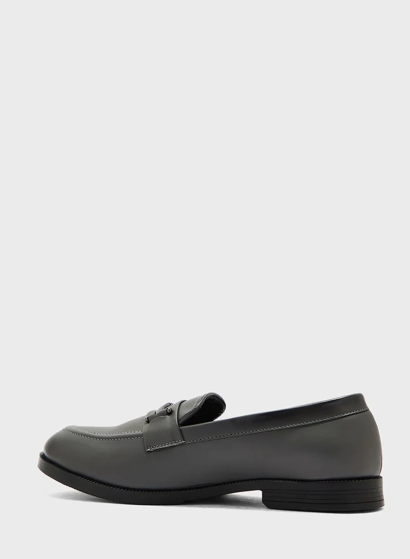 روبرت وود Casual Slip Ons