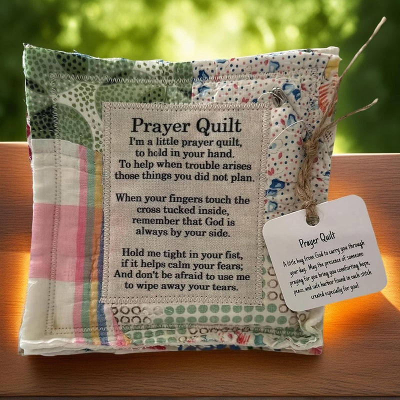 hom&us 2-Pack Handmade Pocket Prayer Quilt with Cross Inside, Christian Sympathy Gift, 4.16 x 3.96 Inches - Image 1