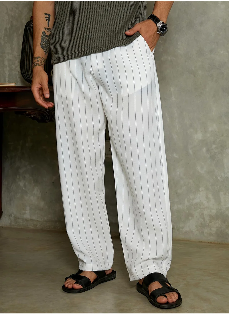 كامبوس سوترا Campus Sutra Men's Ivory White Pinstriped Chino Trousers For Casual Wear | Mid-Rise | Regular Fit | Drawstring Closure | Trousers Crafted With Comfort Fit For Everyday Wear