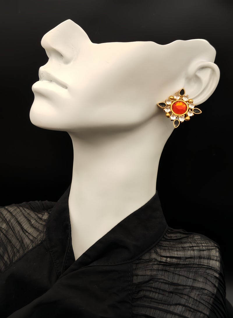 قرطات أذن مطلية بالذهب بتصميم نجمي قديم — حجر زخرفي أحمر مركزي مع حواف زركون أبيض وسوداء (للألبسة اليومية أو المناسبات) - Image 2