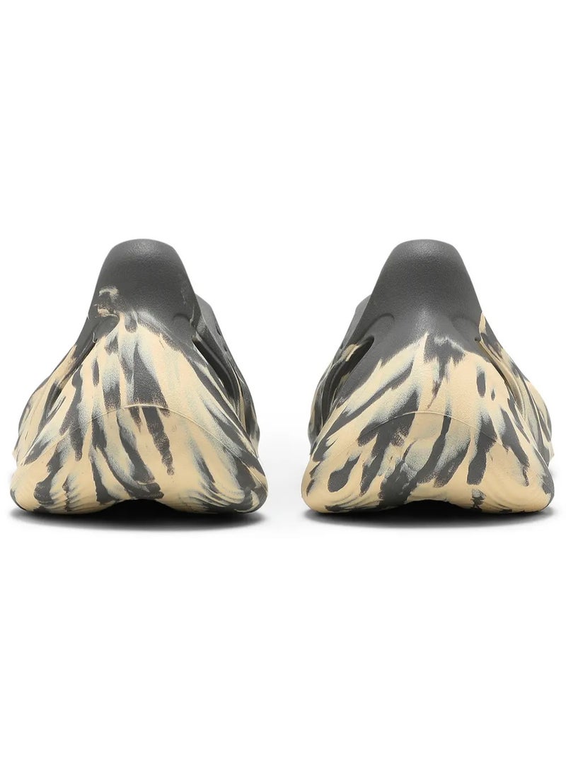 yeezy Yeezy Foam Runner MXT Moon Grey  - Image 5