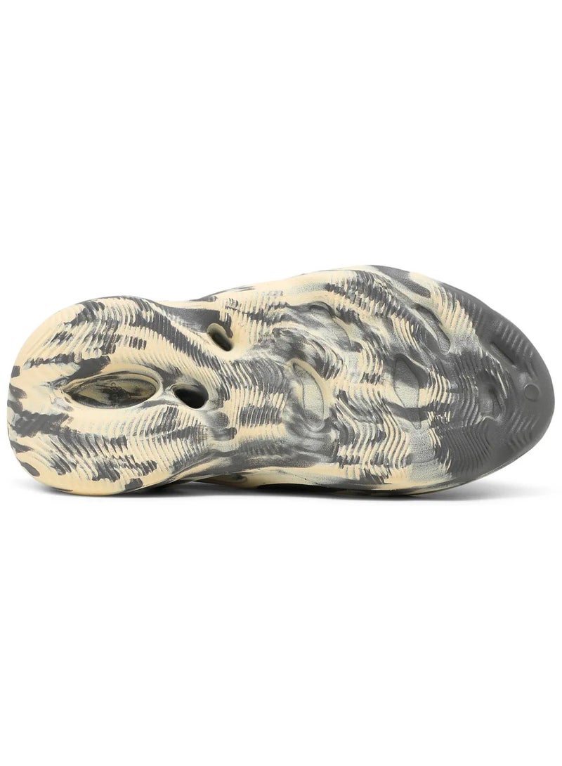 yeezy Yeezy Foam Runner MXT Moon Grey  - Image 4
