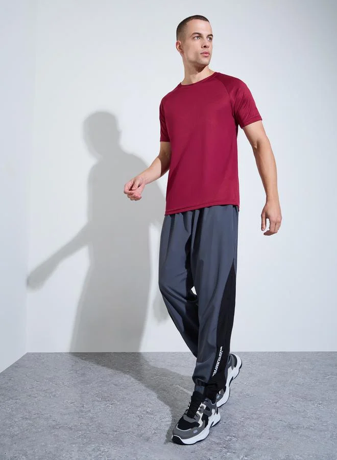 ستايلي Men Red Short Sleeves Muscle Fit Running T-Shirt