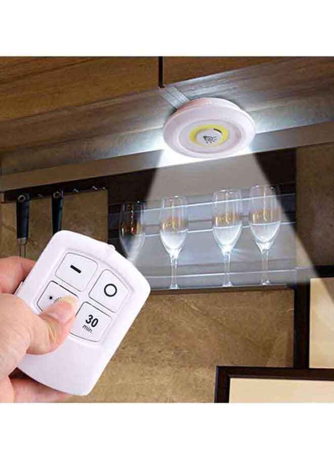 مجموعة إضاءة LED لأسفل الخزانة لاسلكية وبجهاز تحكم عن بعد ومكونة من 3 قطع أبيض 10x10x9سم - Image 3