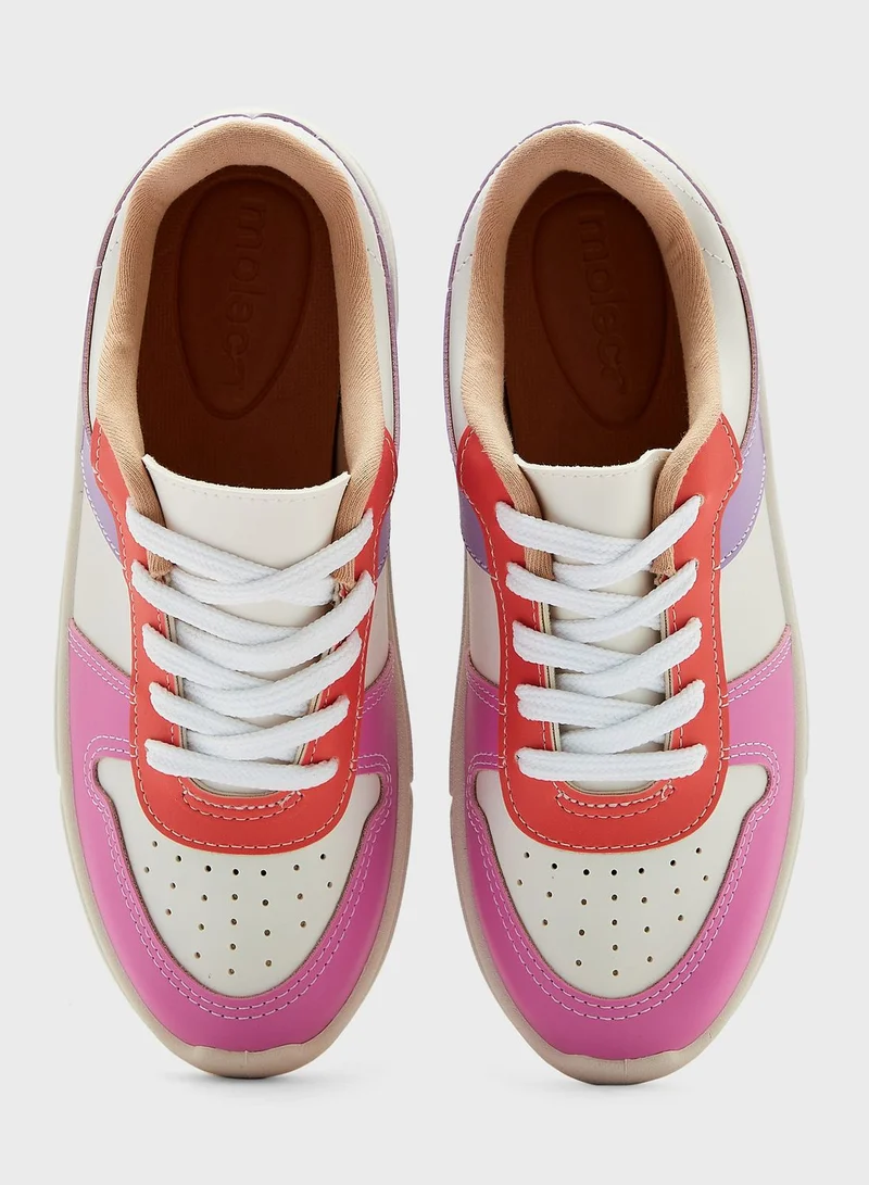 MOLECA Lace Up Low Top Sneakers