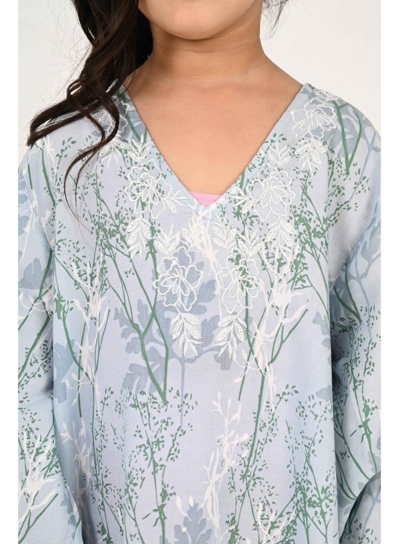Linelle Kids Jalabiya – Blue and Grey Floral Print and Embroidery Detailing - Image 2