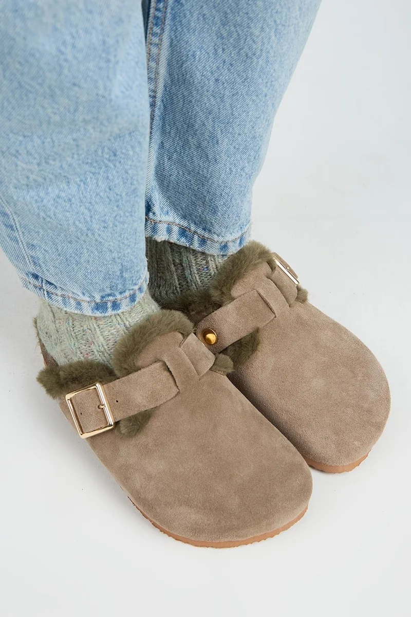 Manijero Manijero Zeta Women's Fur-Lined Genuine Leather Slippers with Oxidized Buckle and Belt, Mink-Khaki Color.
