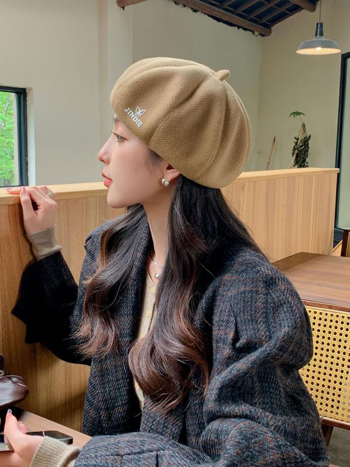 Beret Women Korean New Butterfly Embroidered Autumn  Fashion Face Slimming Painter Hat - Image 4