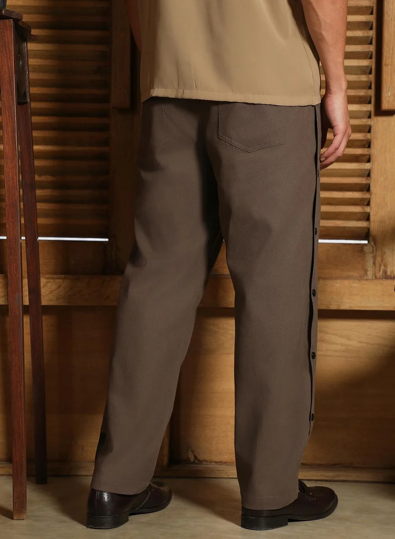 Campus Sutra Chocolate Brown Men's Chocolate Brown Side-Snap Straight Trousers For Casual Wear | Mid-Rise | Straight Fit | Button Closure | Trousers Crafted With Comfort Fit For Everyday Wear for Men | Best Price UAE