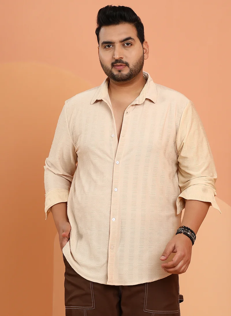 انستافاب بلس قميص رجالي مقاس كبير بلون بيج بتصميم مضلع وياقة عادية وأكمام طويلة بأزرار