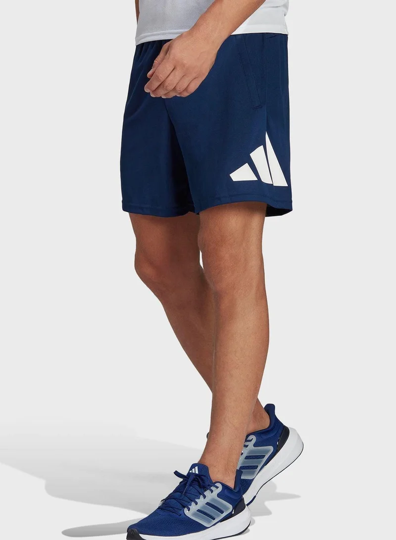 adidas شورت تدريب رجالي بشعار ترين إسنشالز