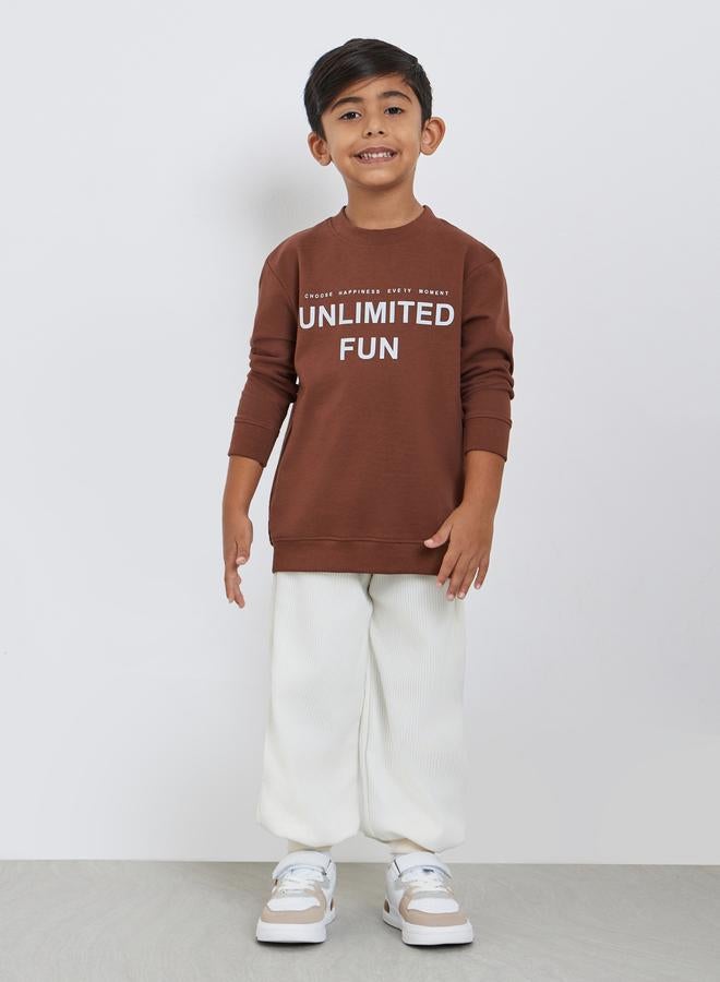 Styli Boys Brown Slogan Sweatshirt - Image 2