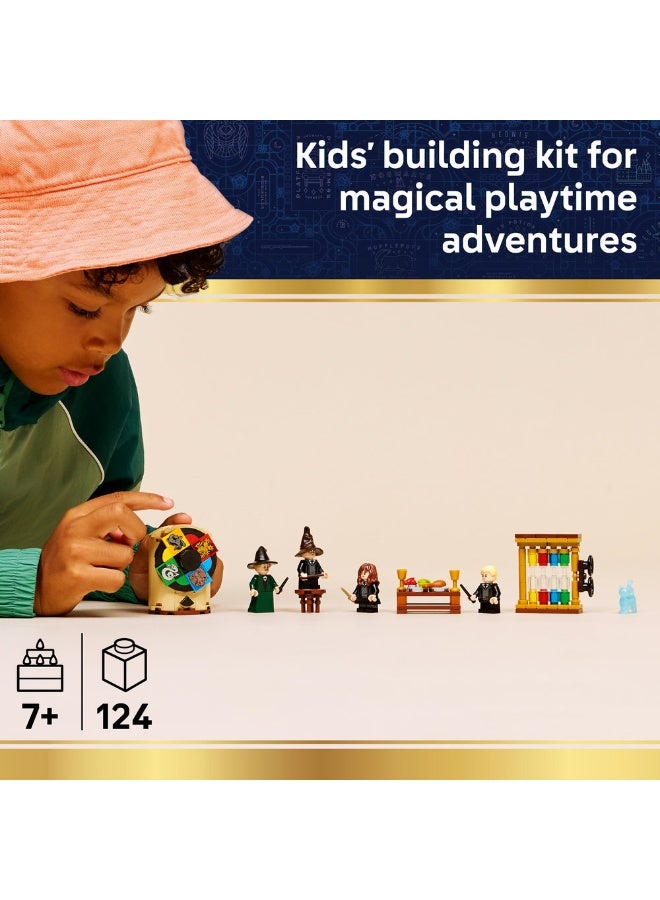 LEGO Harry Potter Hogwarts Castle: Sorting Hat Ceremony 76460 (Age 7+, 124 Pieces) - Image 3