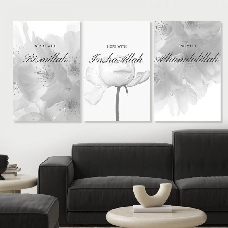 ماركتنا ثلاث لوحات قماشية بتصميم إسلامي مع برواز مجوف مقاس (90×40) ثلاث قطع - Image 1