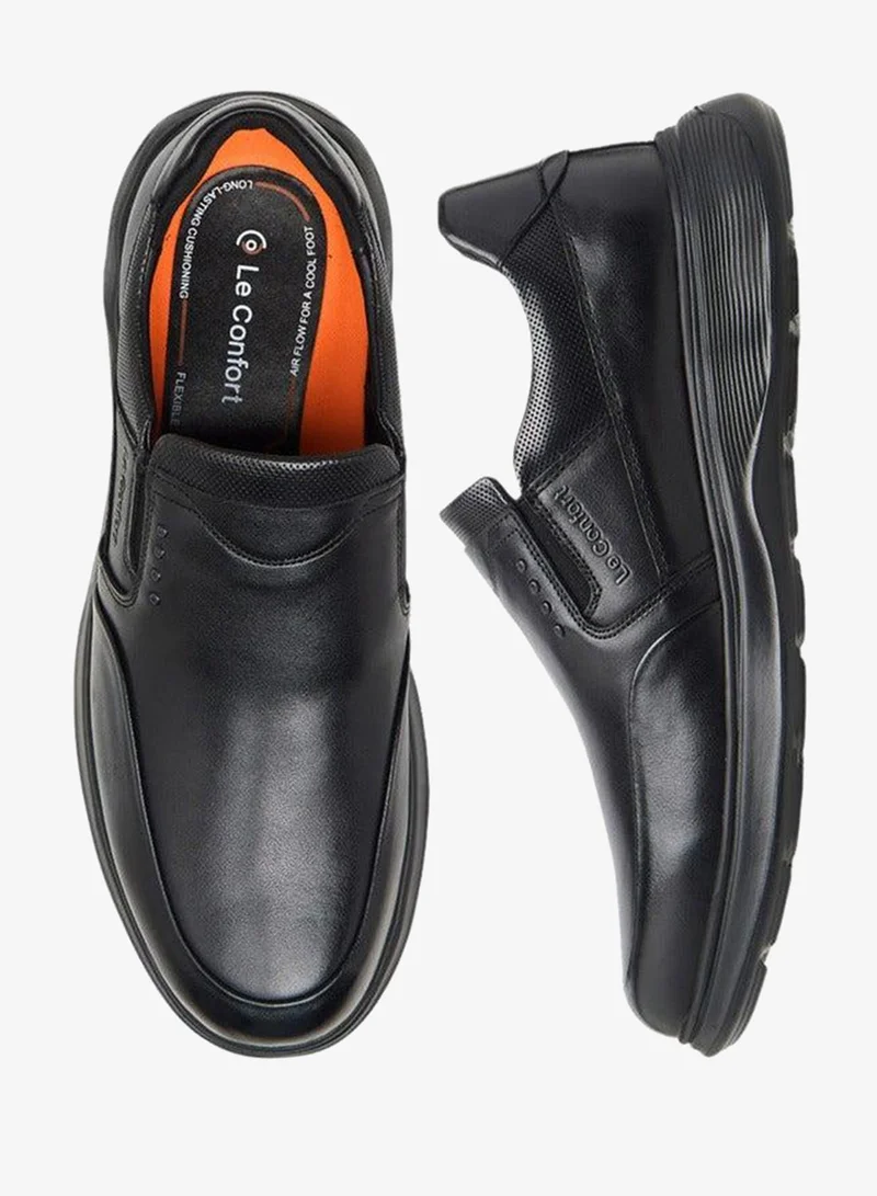 لو كونفورت لوفرز سليب أون بنقش الشعار