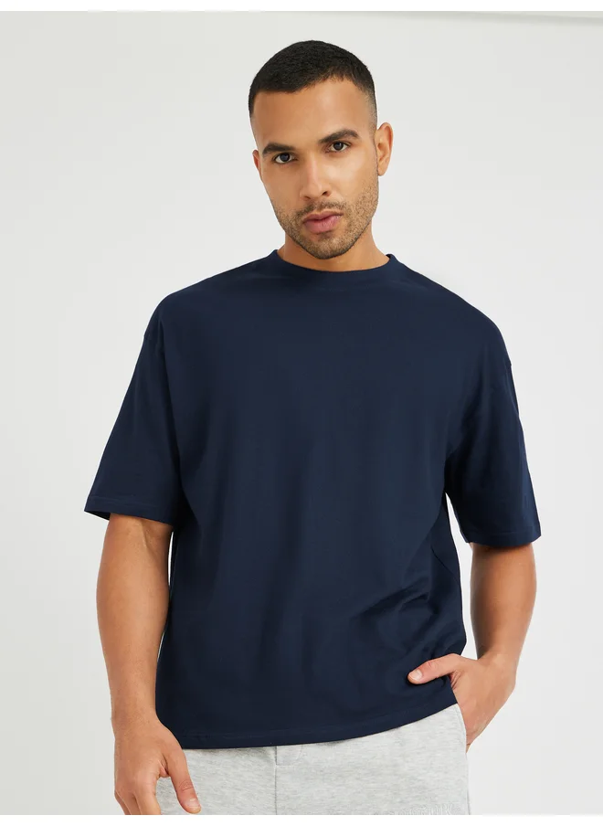 Styli Styli Solid Crew Neck Oversized T-Shirt