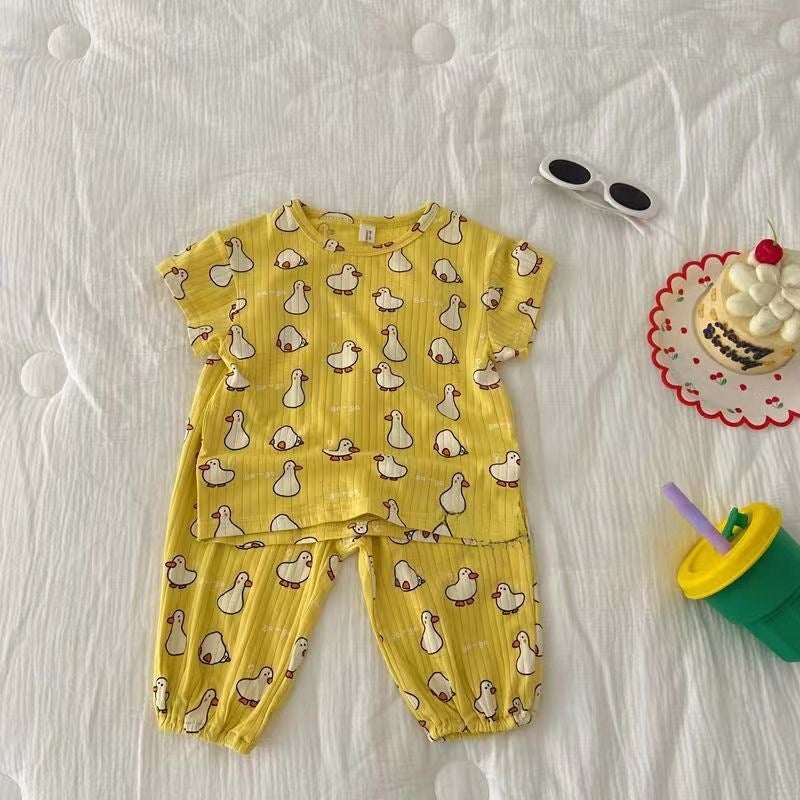 Ice silk pit 2023 summer new girls wear short sleeve suit baby summer two-piece Korean pajamas Yellow-bottomed duck 