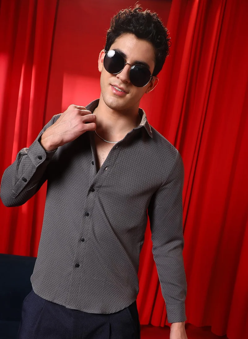 كامبوس سوترا قميص رجالي رمادي فحم بنقوش لمسية