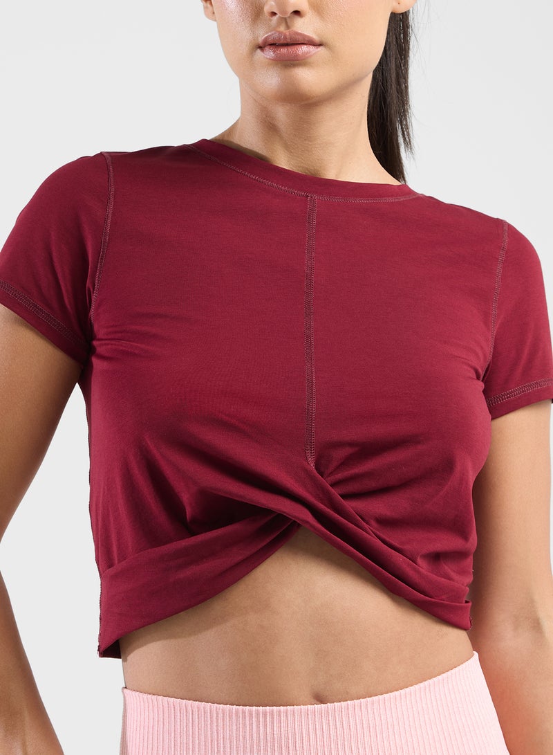 فورورد تيشيرت بتفاصيل ملتفة من الأمام - Image 3