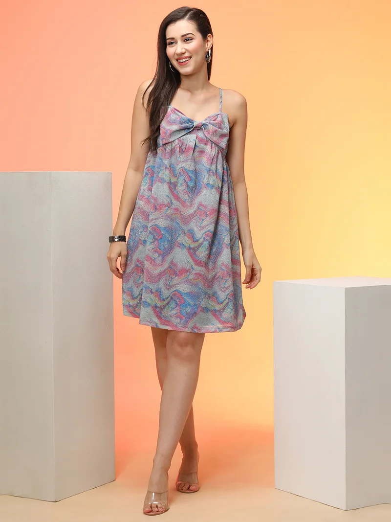 جلو باص فستان نسائي بحمالات كتف بتصميم -