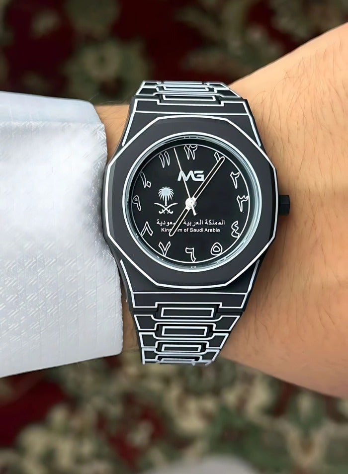 ام جي ساعة يد رجالية من الكربون, أرقام عربية, لون أسود, نسخة اليوم الوطني أنيقة وفخمة.