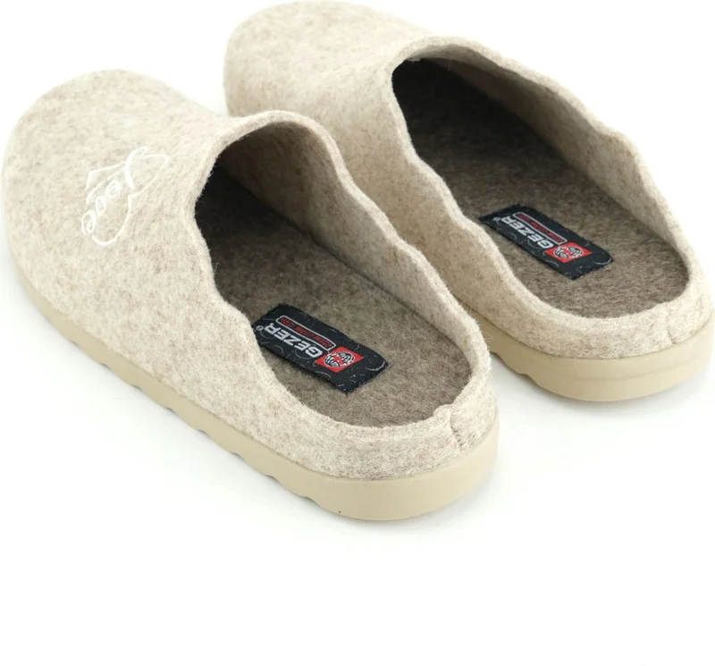 Gezer Women's Winter Embroidered Heart Design Comfortable Sole Home Garden Slippers