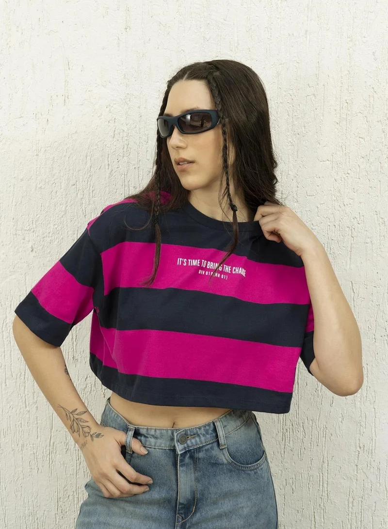 هوبرهولمي تيشيرت نسائي مخطط بألوان متعددة بياقة مستديرة وأكمام قصيرة