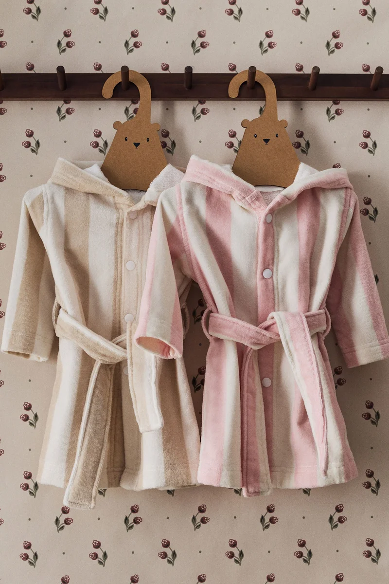 اتش اند ام روب حمام من قماش تيري ناعم