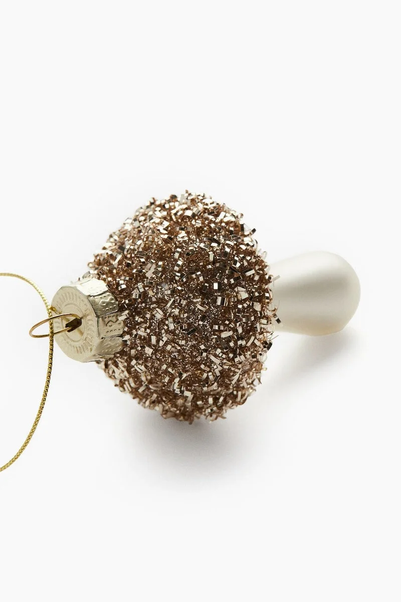 اتش اند ام زينة كريسماس زجاجية