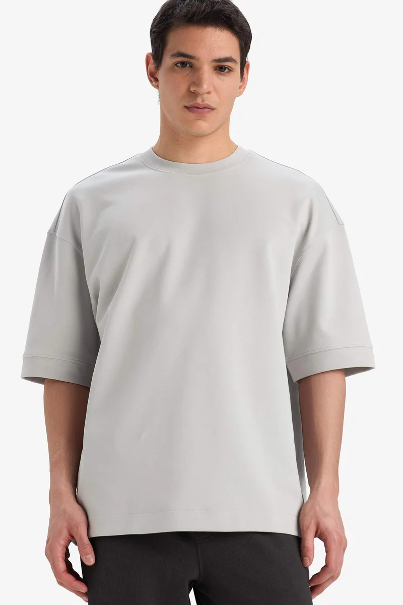 ديفاكتو Loose Fit Crew Neck Short Sleeve T-Shirt