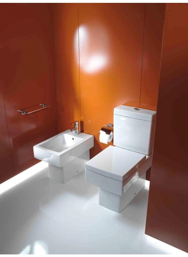 ديورافيت مرحاض فيرو أرضى 370*630 مللى ، بالدش والهيجينجليز سيراميك أبيض. - Image 1